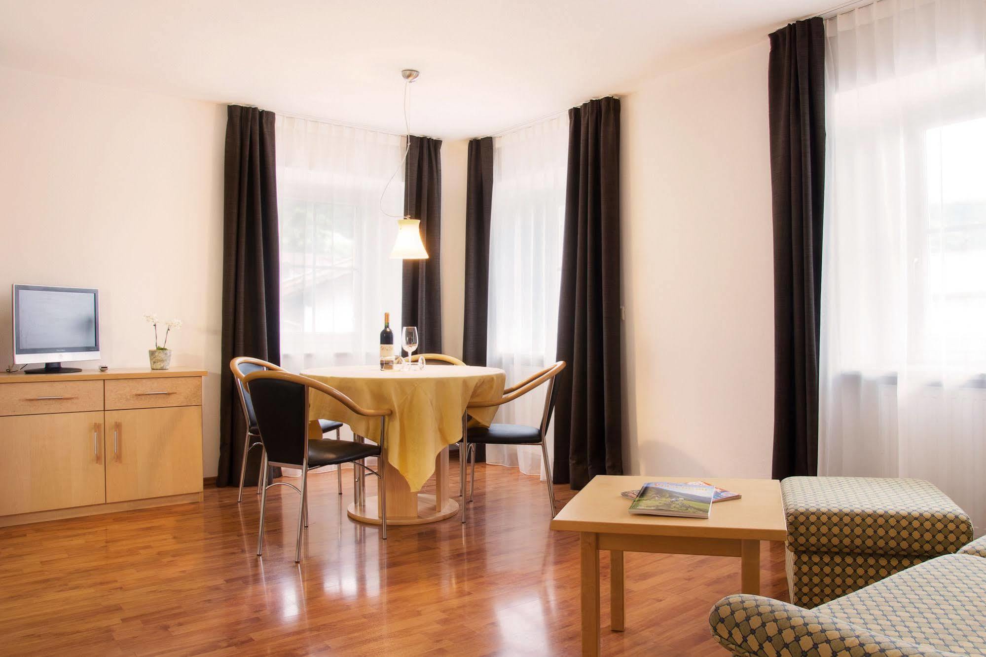 Sankt Johann Spa Suites & Apartments プラート・アッロ・ステルヴィオ エクステリア 写真